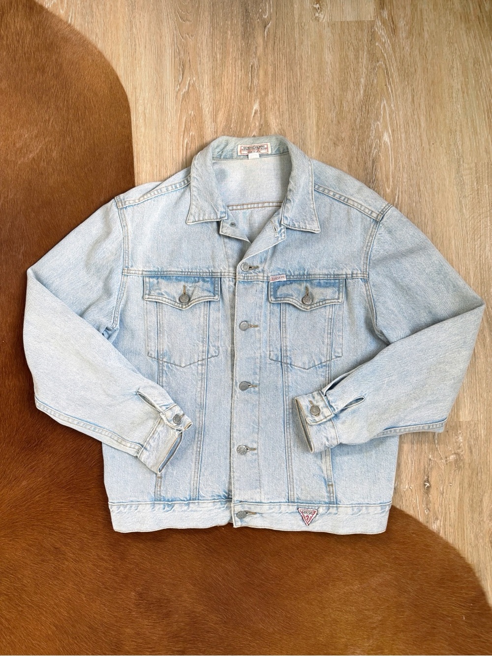 Vintage light wash blue denim trucker jacket Guess Jeans by Marciano